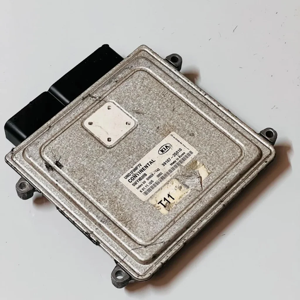 Kia Sportage ECU 39107-25010 Continental 5WY4B20B SIM2K-142 – Surplus